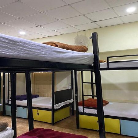 Vagabond Stay Hostelバラナシ エクステリア 写真
