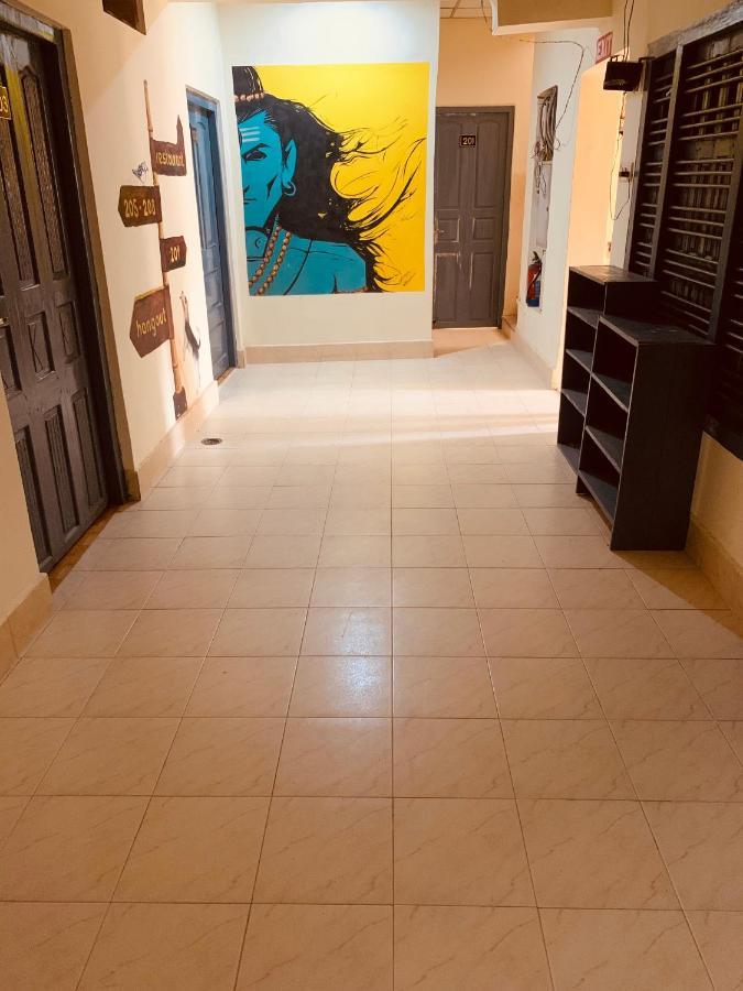 Vagabond Stay Hostelバラナシ エクステリア 写真