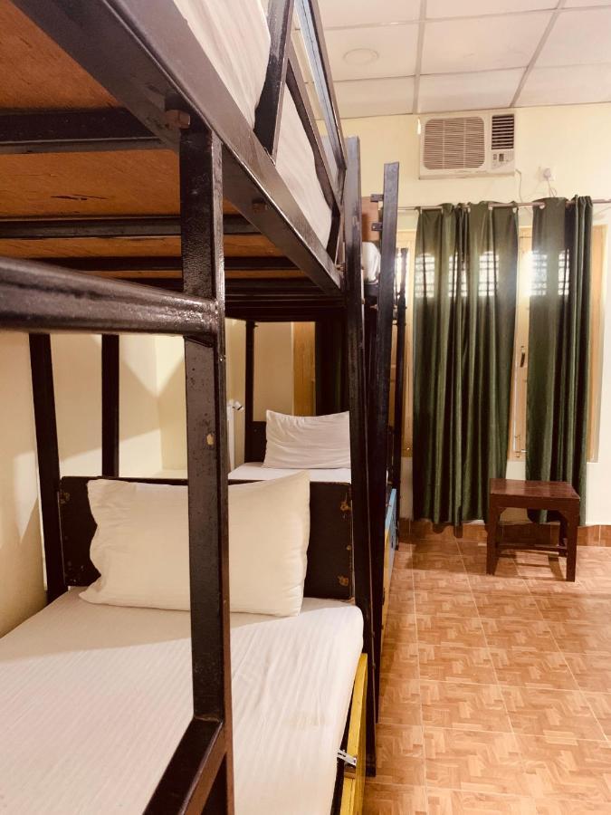 Vagabond Stay Hostelバラナシ エクステリア 写真