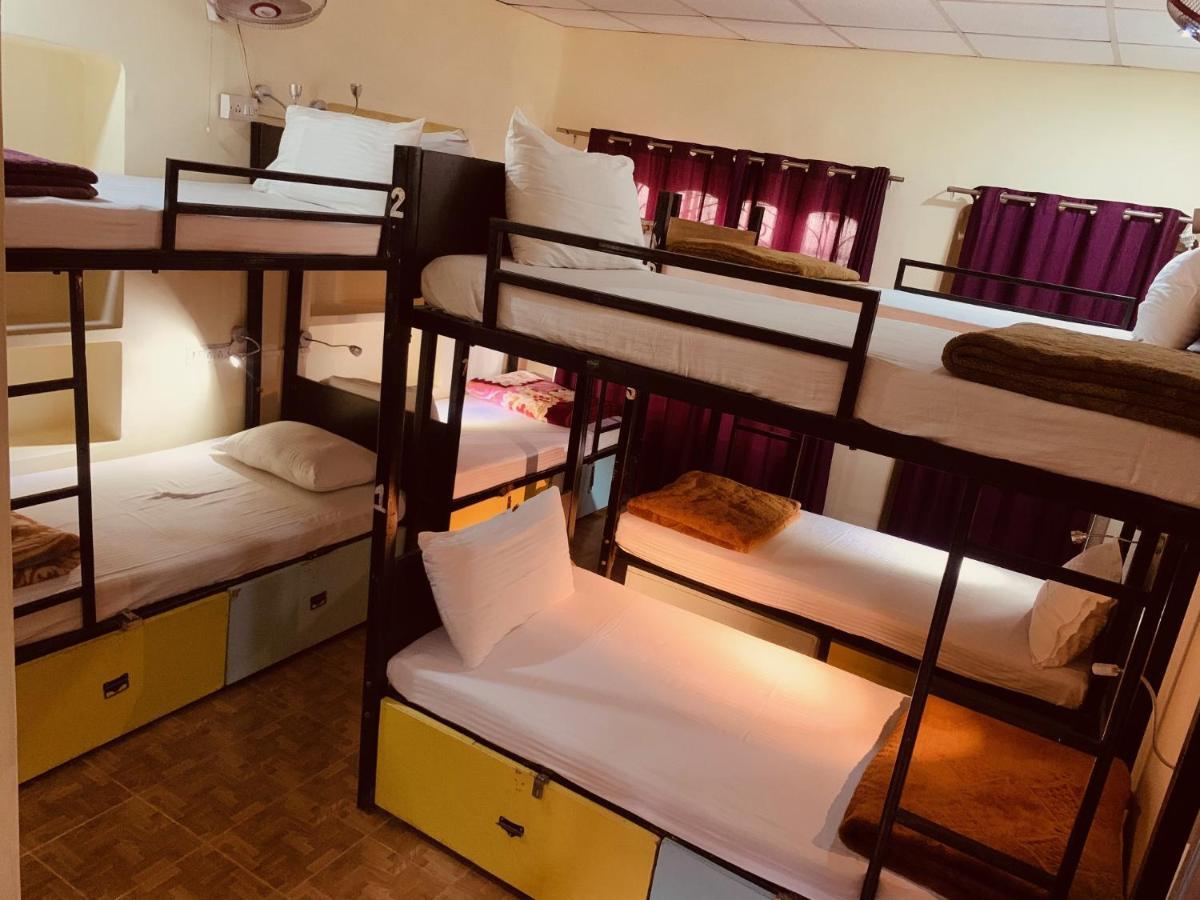 Vagabond Stay Hostelバラナシ エクステリア 写真