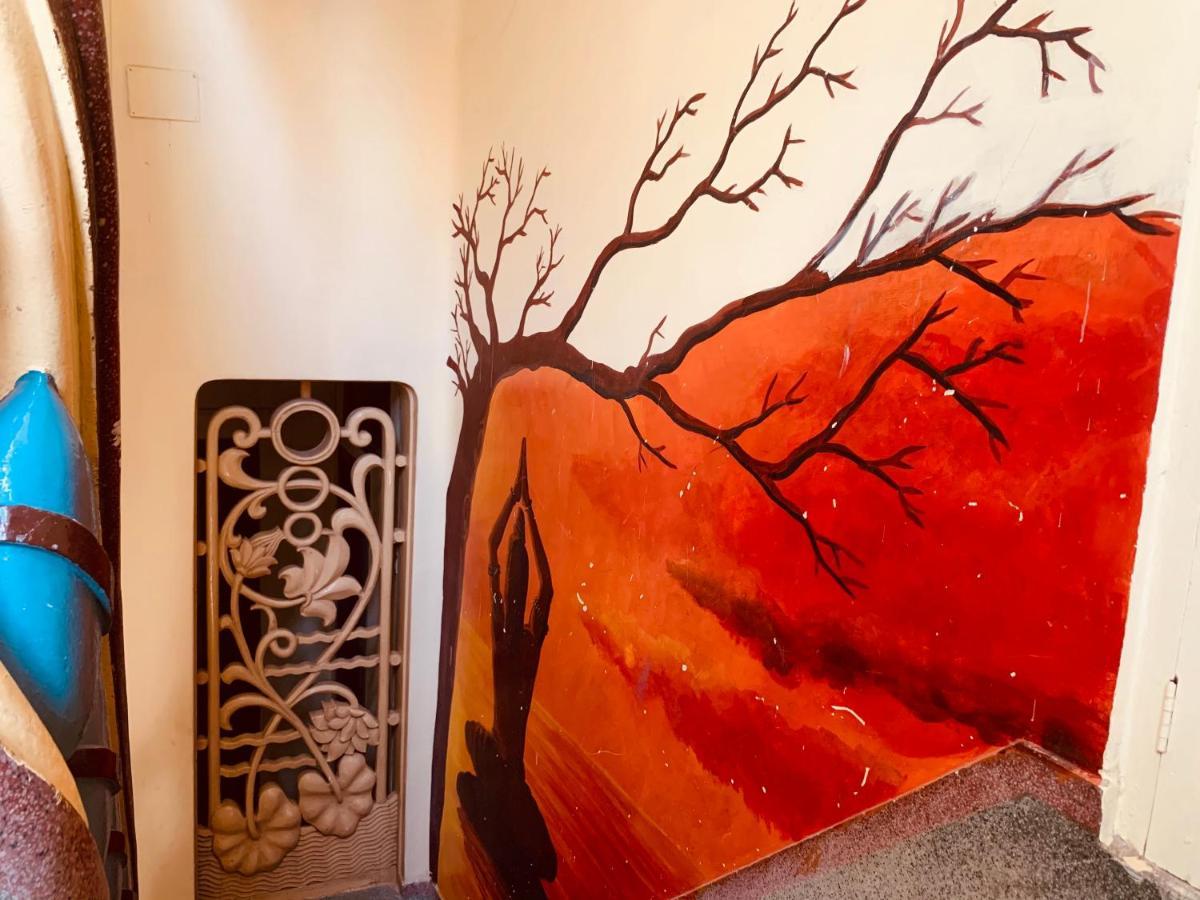 Vagabond Stay Hostelバラナシ エクステリア 写真
