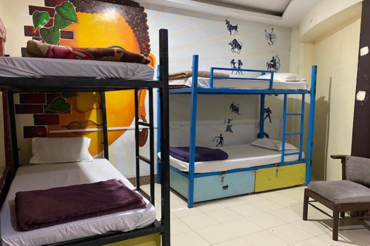 Vagabond Stay Hostelバラナシ エクステリア 写真
