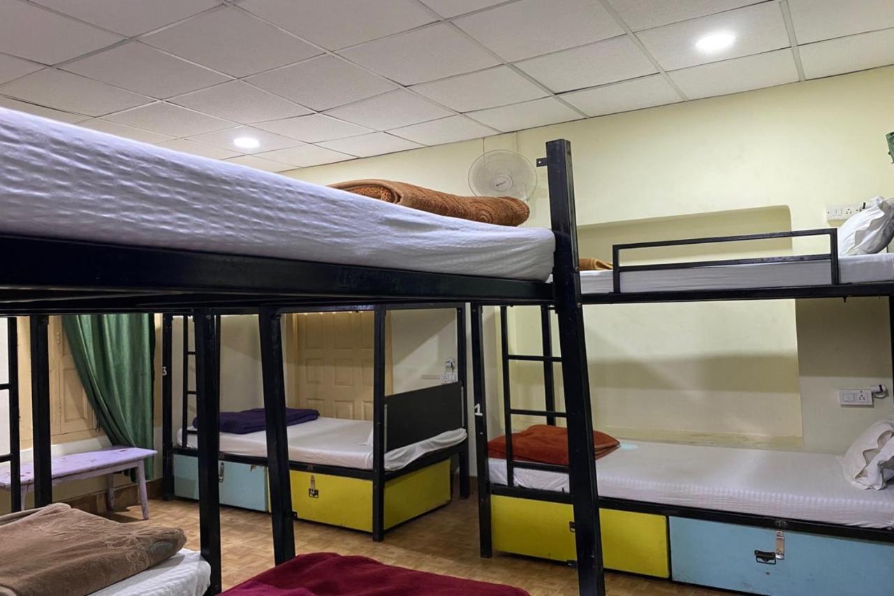 Vagabond Stay Hostelバラナシ エクステリア 写真