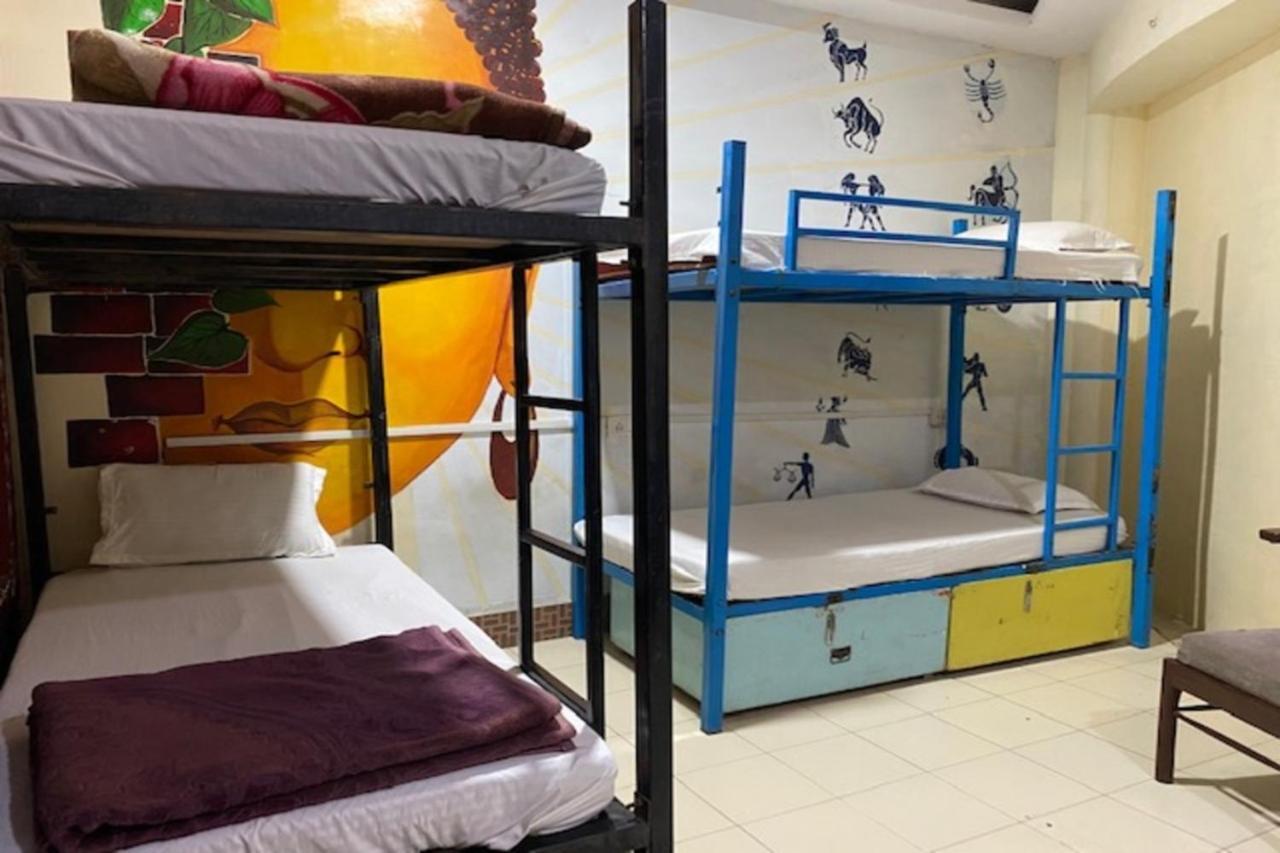 Vagabond Stay Hostelバラナシ エクステリア 写真