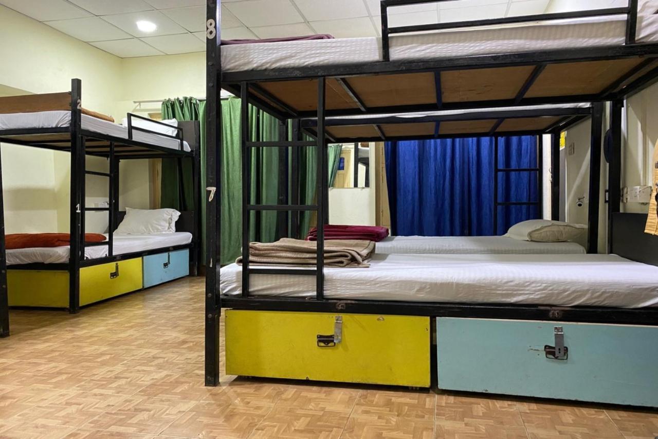 Vagabond Stay Hostelバラナシ エクステリア 写真