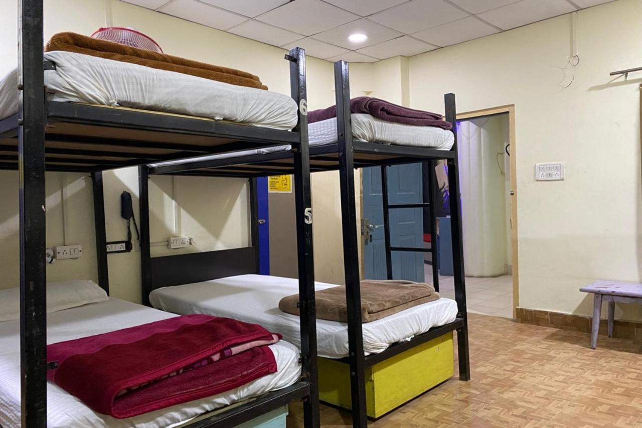 Vagabond Stay Hostelバラナシ エクステリア 写真