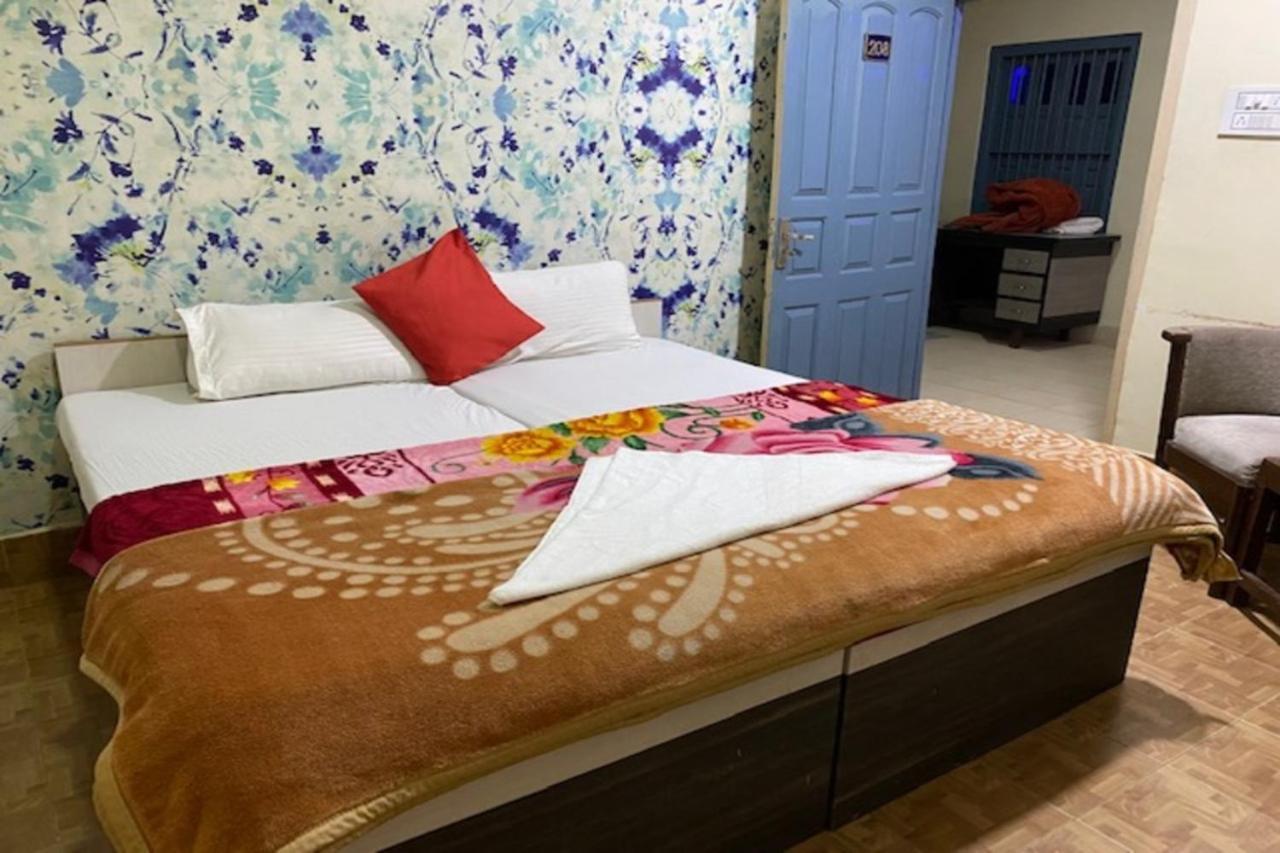 Vagabond Stay Hostelバラナシ エクステリア 写真