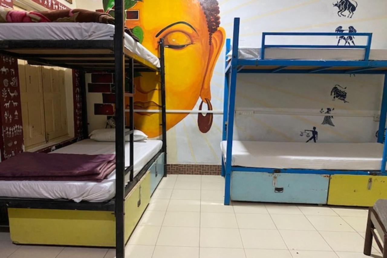 Vagabond Stay Hostelバラナシ エクステリア 写真