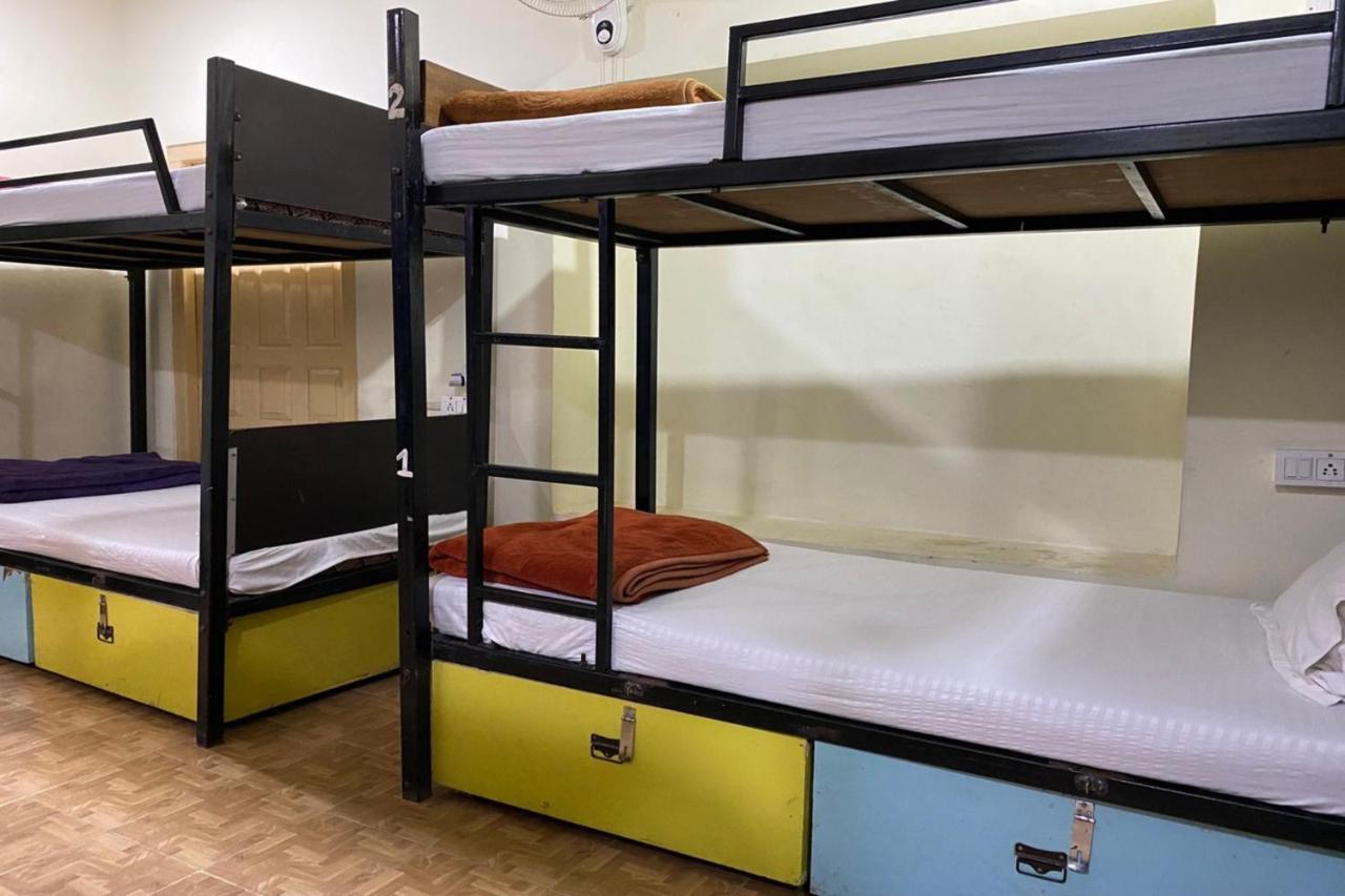 Vagabond Stay Hostelバラナシ エクステリア 写真