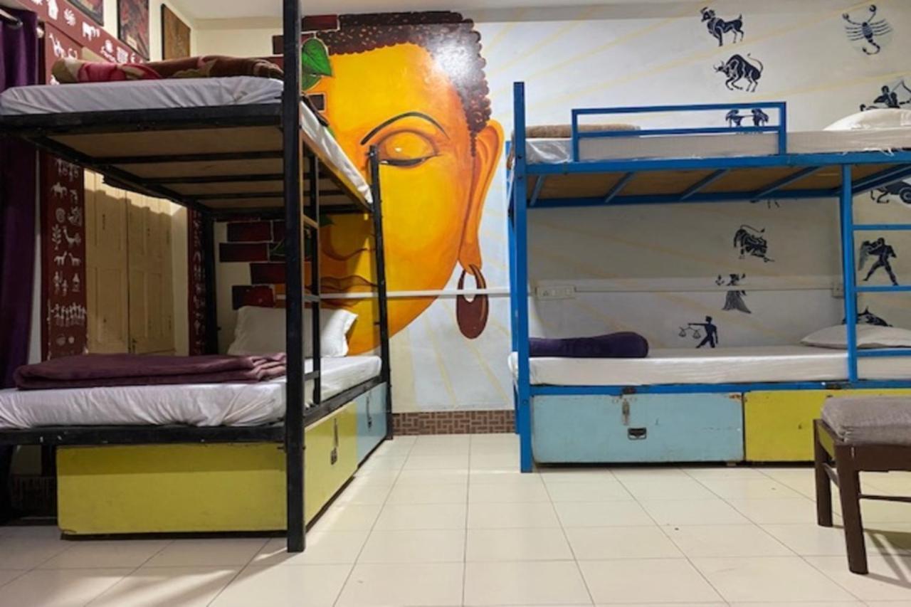 Vagabond Stay Hostelバラナシ エクステリア 写真