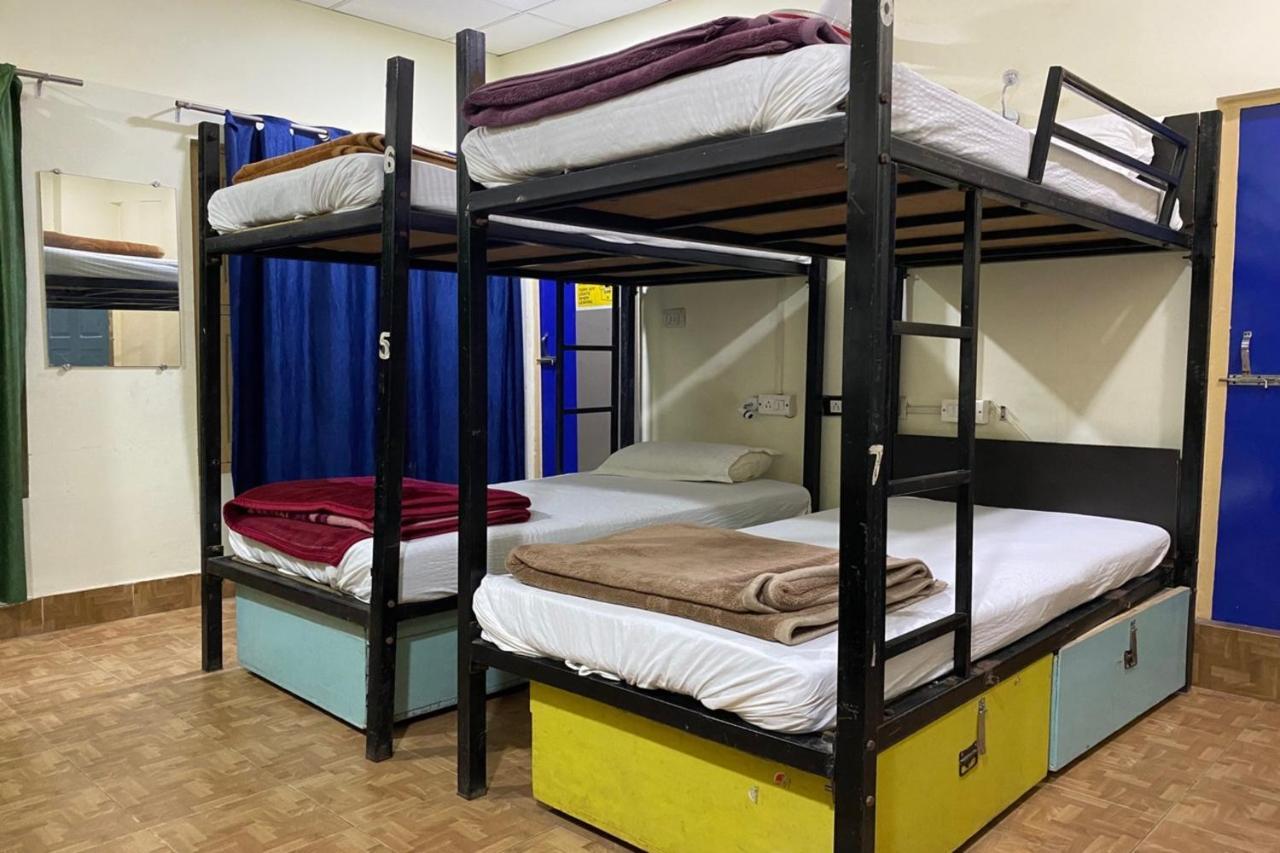 Vagabond Stay Hostelバラナシ エクステリア 写真