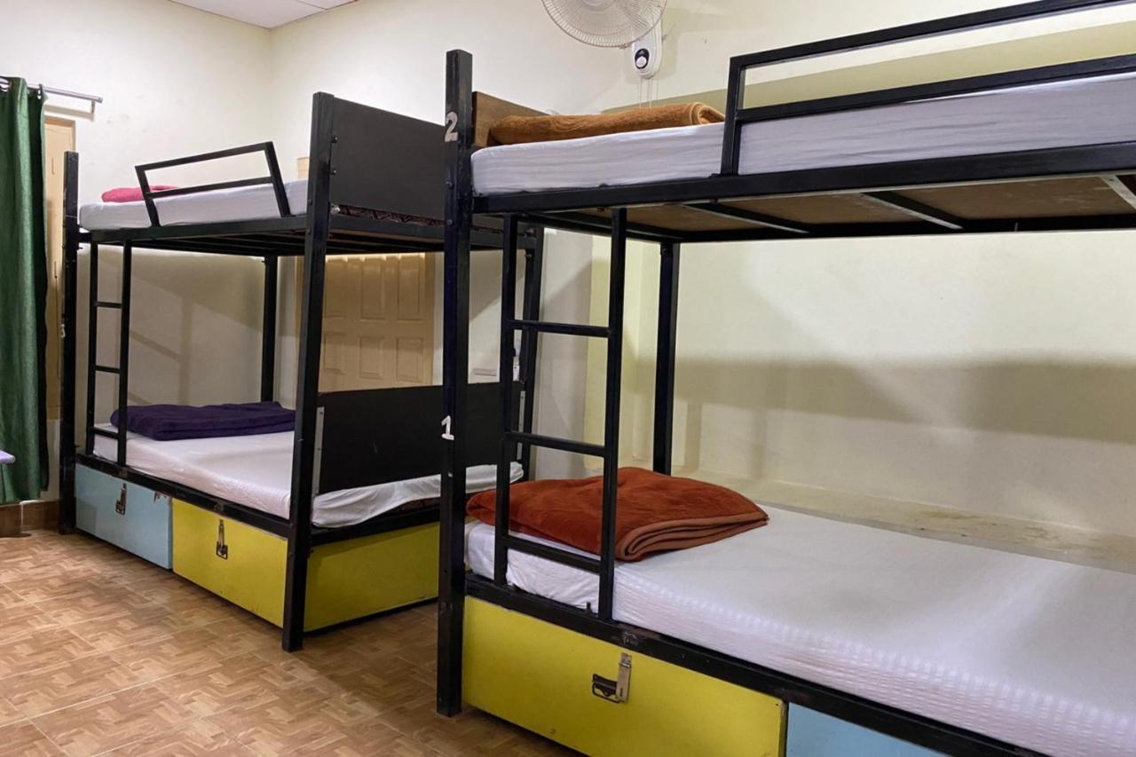 Vagabond Stay Hostelバラナシ エクステリア 写真