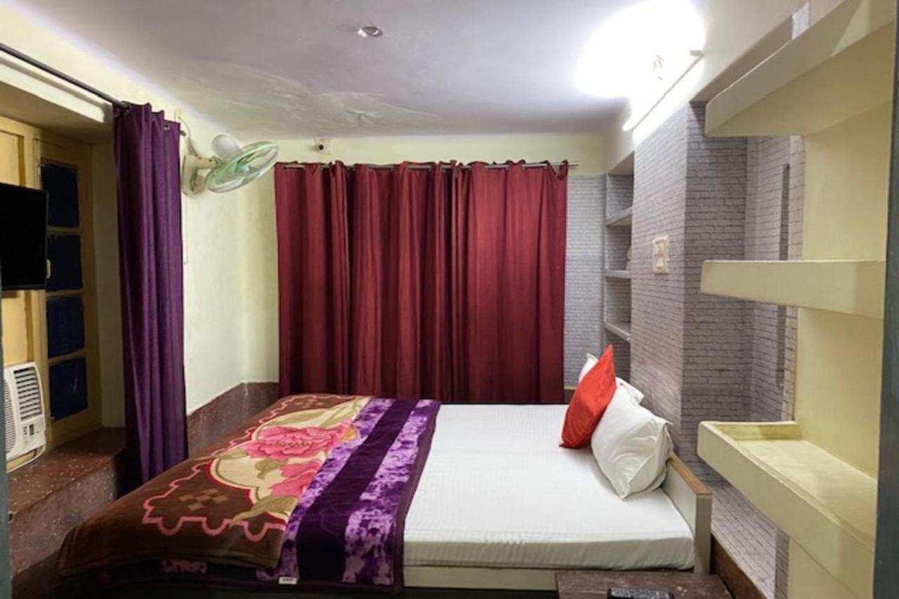 Vagabond Stay Hostelバラナシ エクステリア 写真
