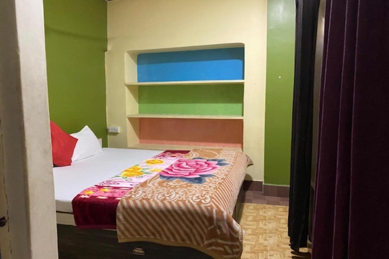 Vagabond Stay Hostelバラナシ エクステリア 写真