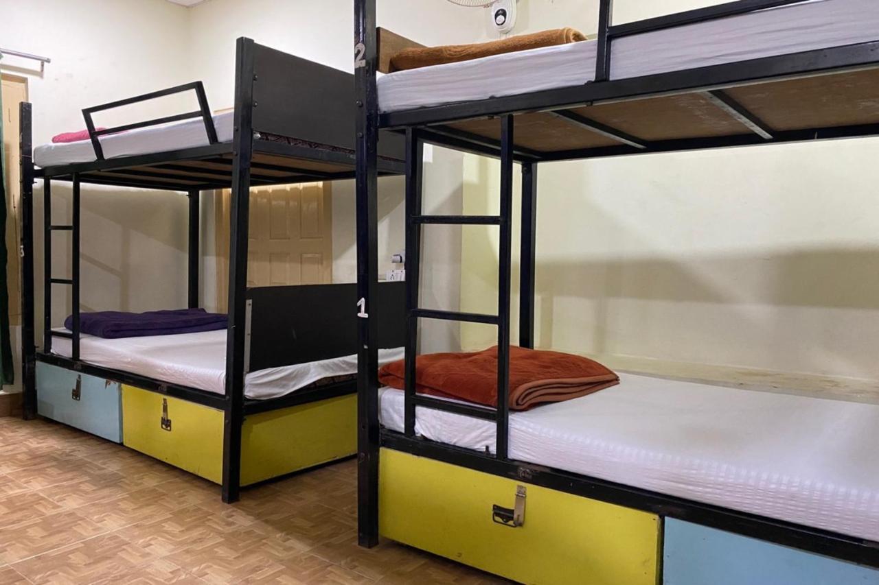 Vagabond Stay Hostelバラナシ エクステリア 写真