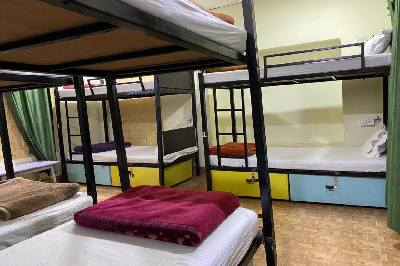 Vagabond Stay Hostelバラナシ エクステリア 写真